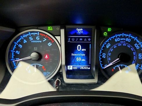Used 2022 Toyota Tacoma TRD Off-Road w/ TRD Premium Off Road Package AWD/4WD image 13
