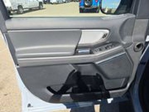Used 2025 Ford Expedition Active AWD/4WD image 8