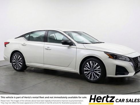 Used 2025 Nissan Altima 2.5 SV FWD image 1