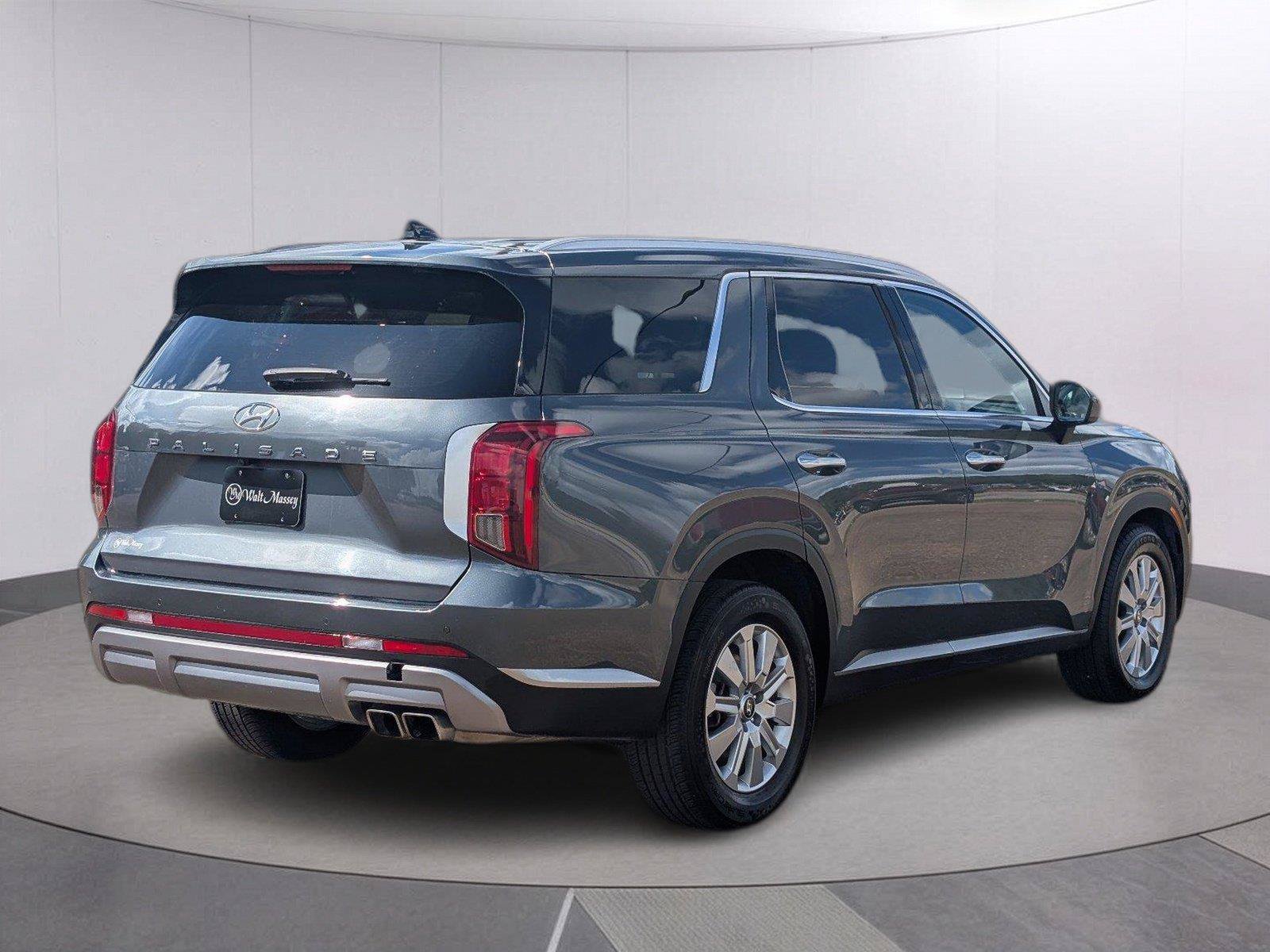 Used 2024 Hyundai Palisade SEL FWD image 5