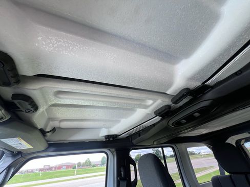 Used 2025 Jeep Wrangler Unlimited Sahara w/ Safety Group AWD/4WD image 24