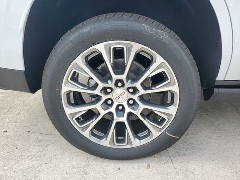 New 2026 GMC Yukon Denali w/ Denali Reserve Package AWD/4WD image 6