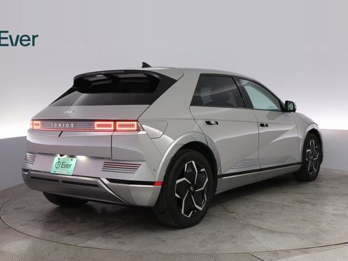 Used 2024 Hyundai Ioniq 5 Limited image 12