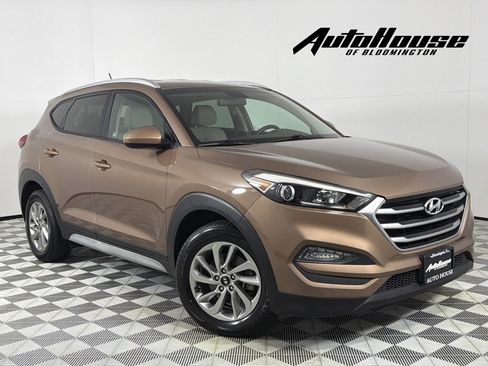 Used 2017 Hyundai Tucson SE image 1
