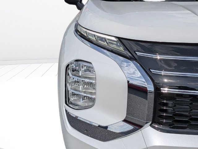 New 2026 Mitsubishi Outlander ES FWD image 9