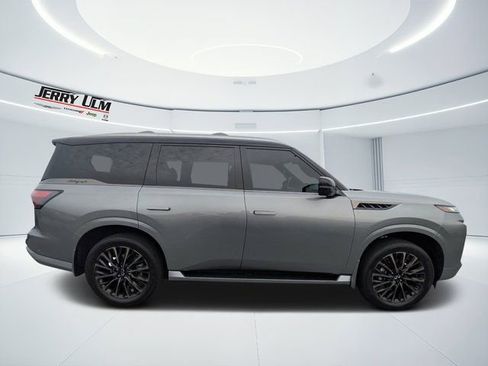 Used 2025 INFINITI QX80 Autograph w/ Autograph Exterior Package image 2