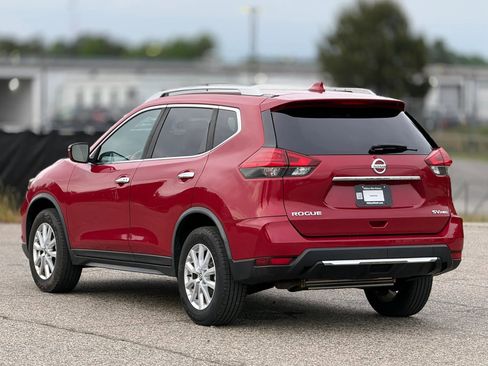 Used 2017 Nissan Rogue SV AWD/4WD image 10