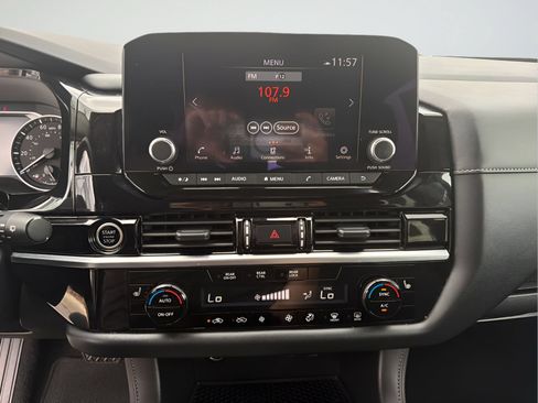 Used 2024 Nissan Pathfinder SV FWD image 34