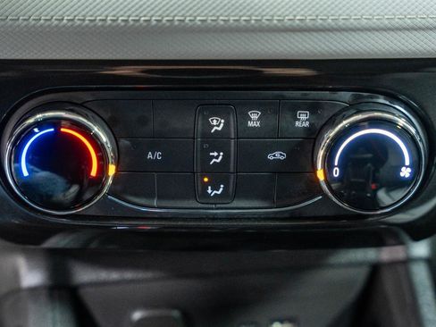 Used 2024 Chevrolet TrailBlazer LT w/ Driver Confidence Package image 36