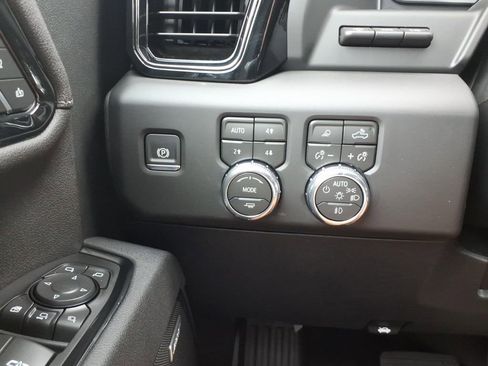 New 2026 GMC Sierra 2500 AT4 w/ Max Trailering Package AWD/4WD image 19