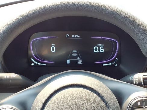 Used 2025 Kia Soul LX w/ LX Technology Package FWD image 17