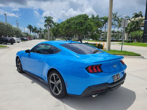 Used 2025 Ford Mustang Premium RWD image 6