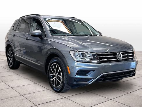 Used 2021 Volkswagen Tiguan SE w/ Panoramic Sunroof Package AWD/4WD image 3