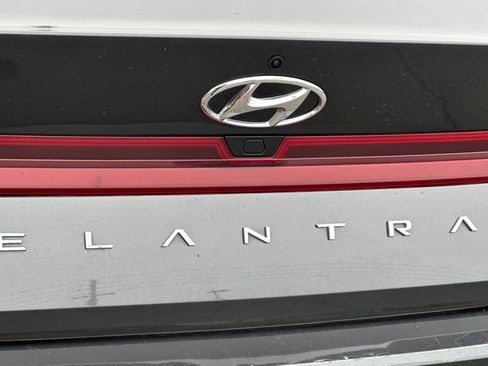 Used 2023 Hyundai Elantra SEL image 25