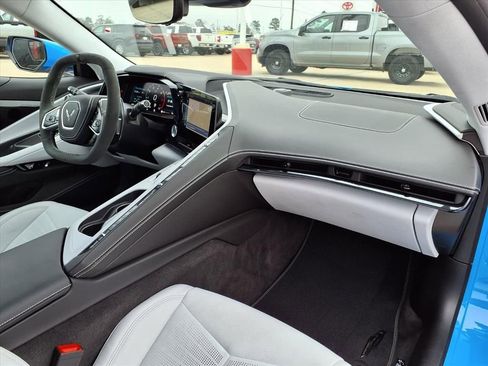 Used 2024 Chevrolet Corvette Stingray Premium Cpe w/ Z51 Performance Package image 20