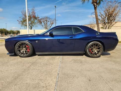 Used 2016 Dodge Challenger SRT Hellcat image 3