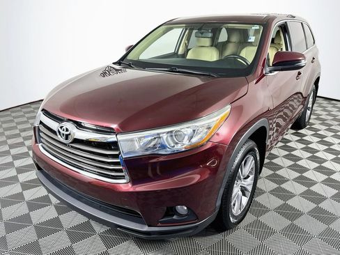 Used 2015 Toyota Highlander Plus AWD/4WD image 3
