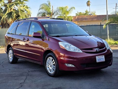 Used 2009 Toyota Sienna XLE Limited AWD/4WD image 2