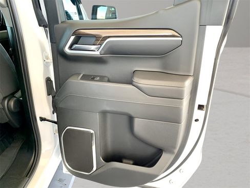 Used 2023 Chevrolet Silverado 1500 LT image 36