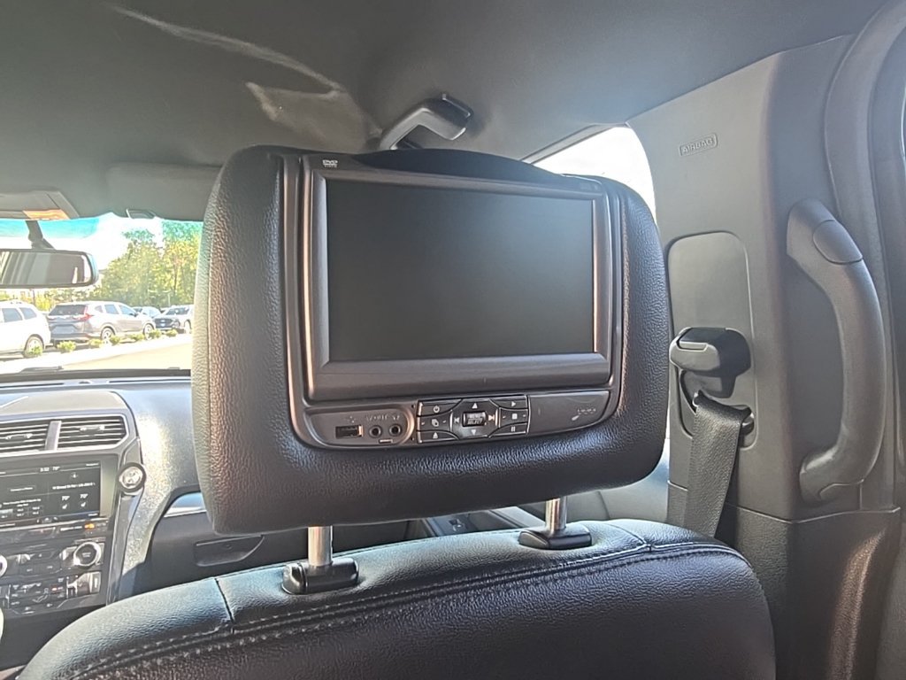Used 2016 Ford Explorer XLT w/ Equipment Group 202A AWD/4WD image 24