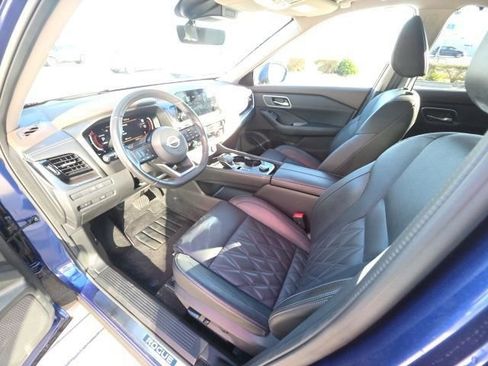 Used 2023 Nissan Rogue Platinum w/ Platinum Premium Package image 12