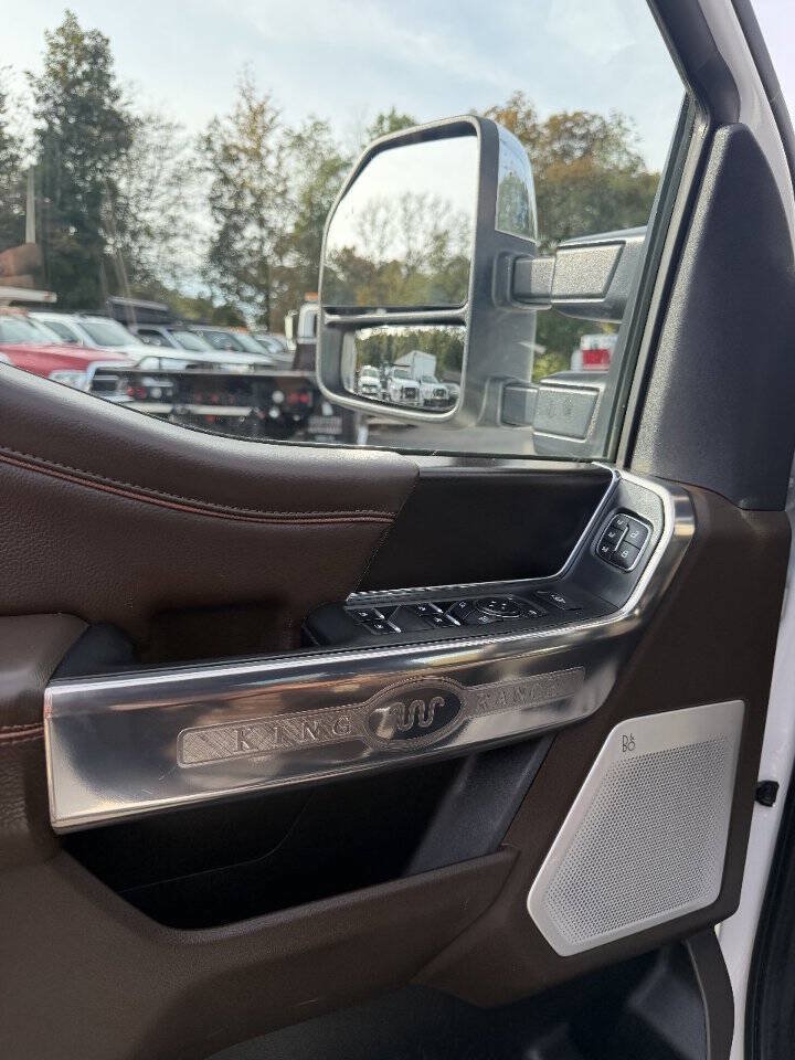 Used 2025 Ford F450 King Ranch w/ Chrome Package AWD/4WD image 33