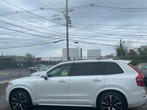 Used 2018 Volvo XC90 T6 Momentum w/ Convenience Package AWD/4WD image 8