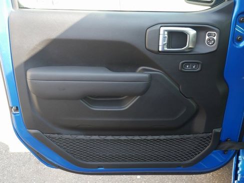 New 2025 Jeep Gladiator Sport image 10