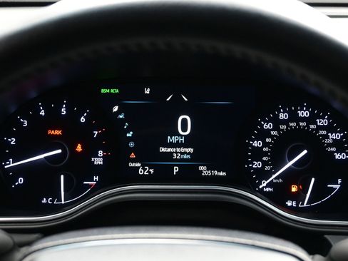 Used 2019 Toyota Avalon XLE image 25