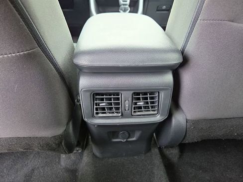 Used 2022 Toyota RAV4 LE FWD image 20