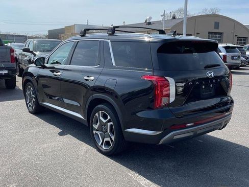 Used 2023 Hyundai Palisade SEL w/ Premium Package image 3