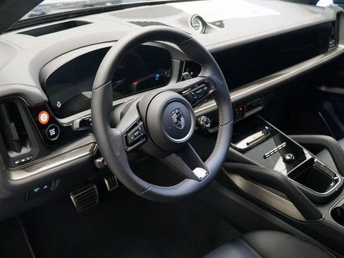 New 2026 Porsche Cayenne Turbo image 4
