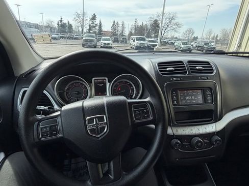 Used 2020 Dodge Journey SE w/ Blacktop Package image 16