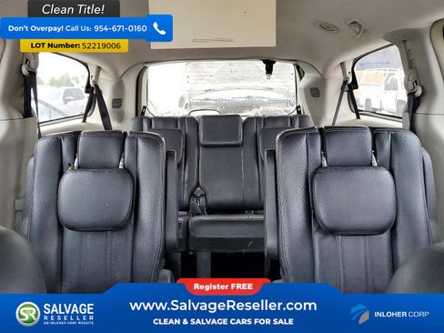 Used 2013 Chrysler Town & Country Touring FWD image 13