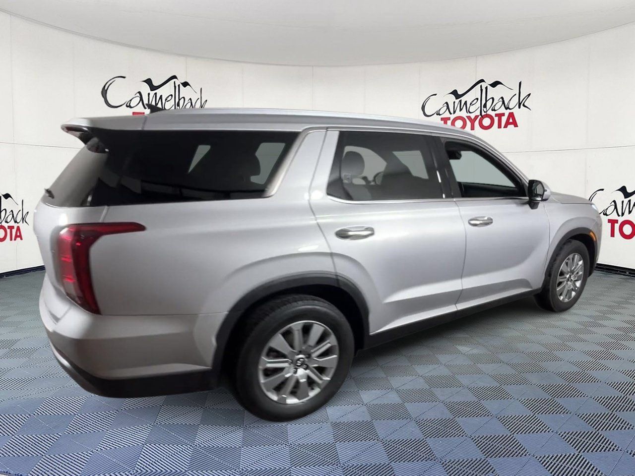 Used 2025 Hyundai Palisade SEL FWD image 3