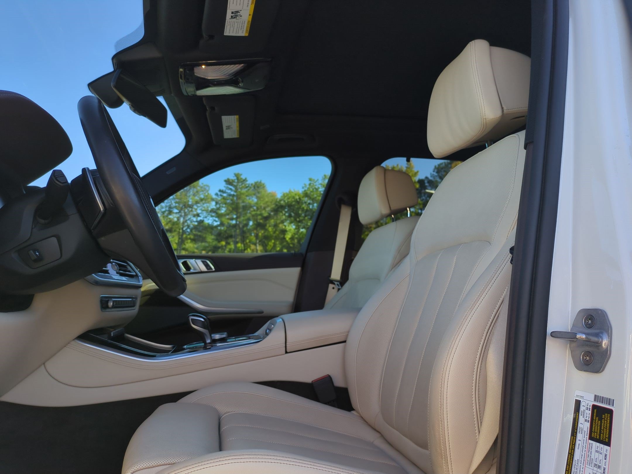 Used 2019 BMW X5 xDrive40i w/ Premium Package AWD/4WD image 16