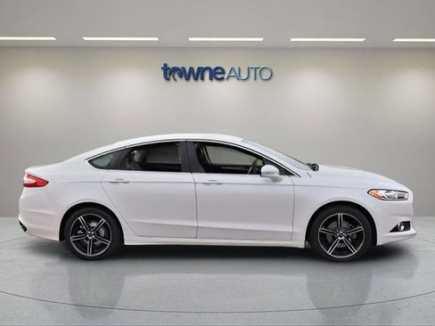 Used 2016 Ford Fusion SE w/ Equipment Group 202A FWD image 6