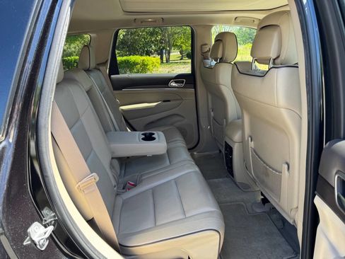 Used 2015 Jeep Grand Cherokee Overland image 30