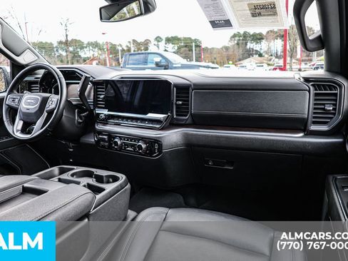 Used 2025 GMC Sierra 1500 SLT AWD/4WD image 30