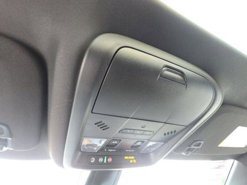 New 2025 Cadillac XT6 Luxury image 29