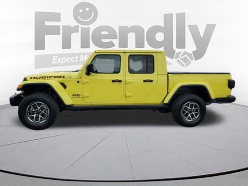 Used 2024 Jeep Gladiator Rubicon AWD/4WD image 2