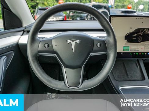 Used 2025 Tesla Model Y Long Range RWD image 28