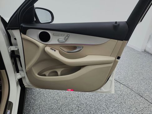 Used 2022 Mercedes-Benz GLC 300 image 26