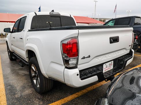 Used 2019 Toyota Tacoma Limited AWD/4WD image 14