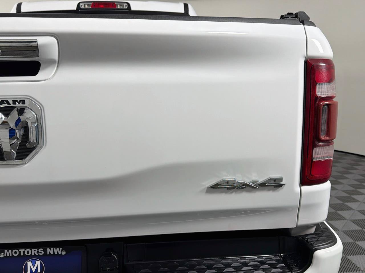 Used 2022 RAM 1500 Limited w/ Body-Colour Bumper Group AWD/4WD image 23