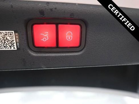 New 2024 Mercedes-Benz C 300 4MATIC Sedan image 12