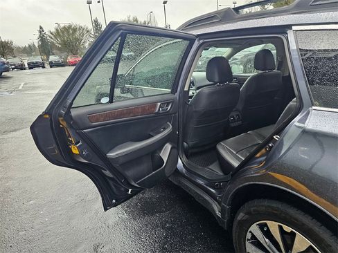 Used 2016 Subaru Outback 2.5i Limited image 16