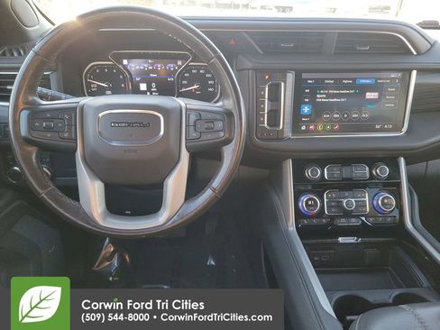 Used 2021 GMC Yukon XL Denali w/ Denali Premium Package AWD/4WD image 3