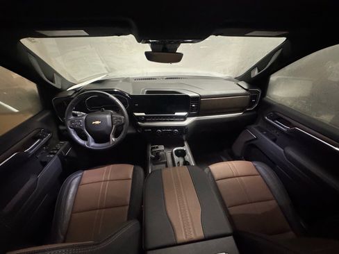 Used 2025 Chevrolet Silverado 1500 High Country image 17