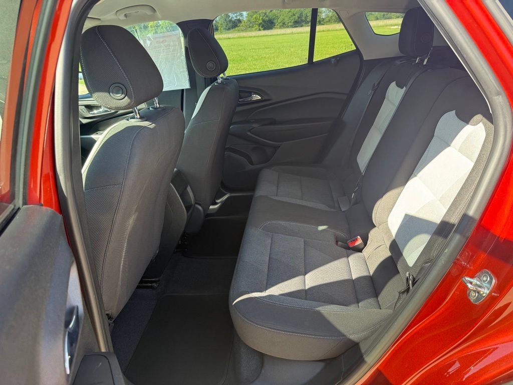 Used 2024 Chevrolet Trax LS FWD image 13
